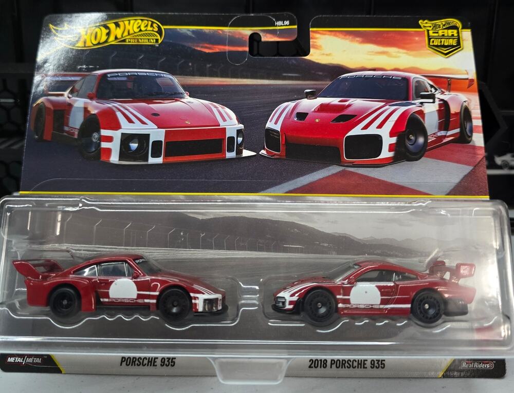 Hot Wheels Porsche 935 & 2018 Porsche 935 Red Premium Car Culture 2 Pack 1:64